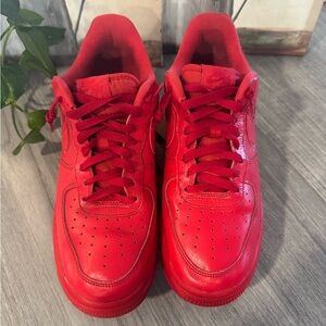 Nike Air Force 1 Triple Red 8.5 EUC CW6999-600 low-top sneakers